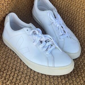 Veja Esplar white sneakers. Woman’s size 7.